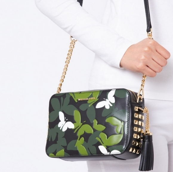 ⚠️LAST 1⚠️ Michael Kors Butterfly Camera MD Crossbody - Picture 7 of 10